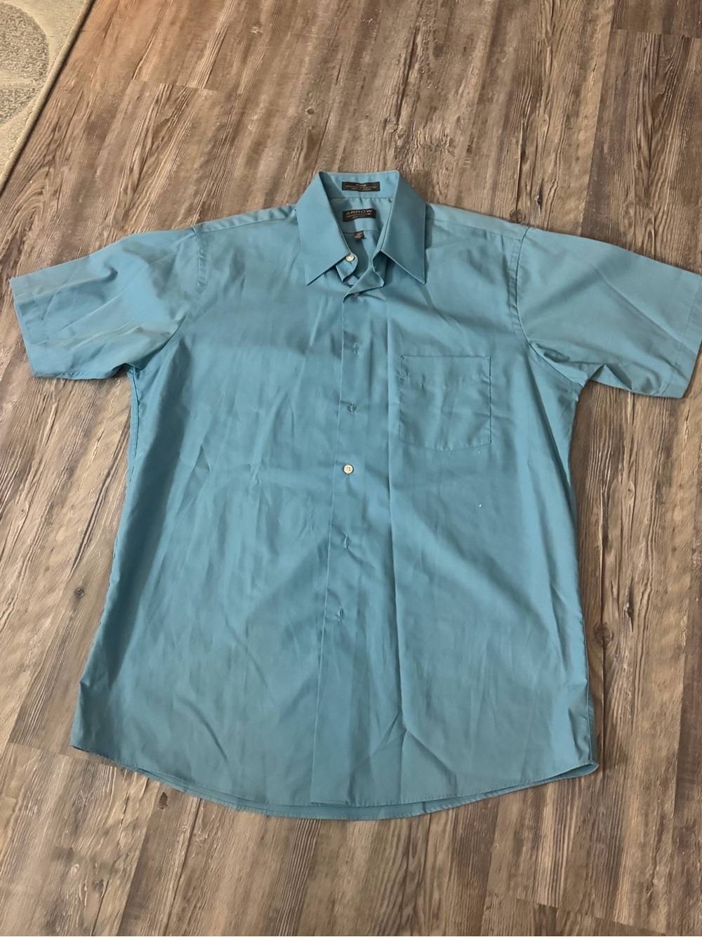 Arrow Short-Sleeve Dress Shirt in Teal Blue